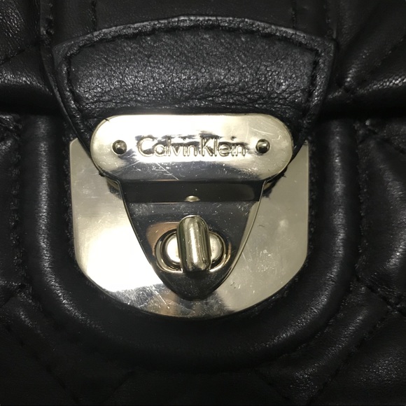 Calvin Klein Pochette Black Quilted Crossbody Bag - Picture 2 of 8